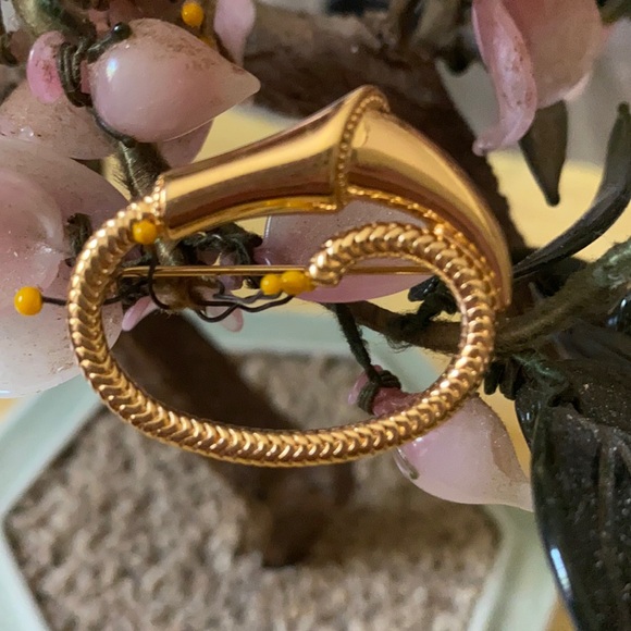 Vintage Jewelry - Vintage Monet brooch